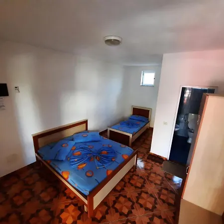 Huqi Casa di campagna Durrës