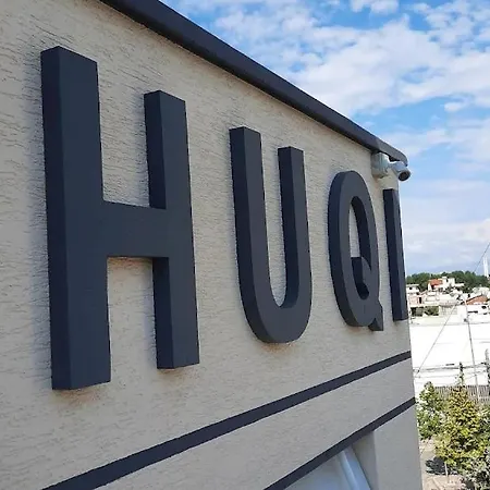 Huqi *